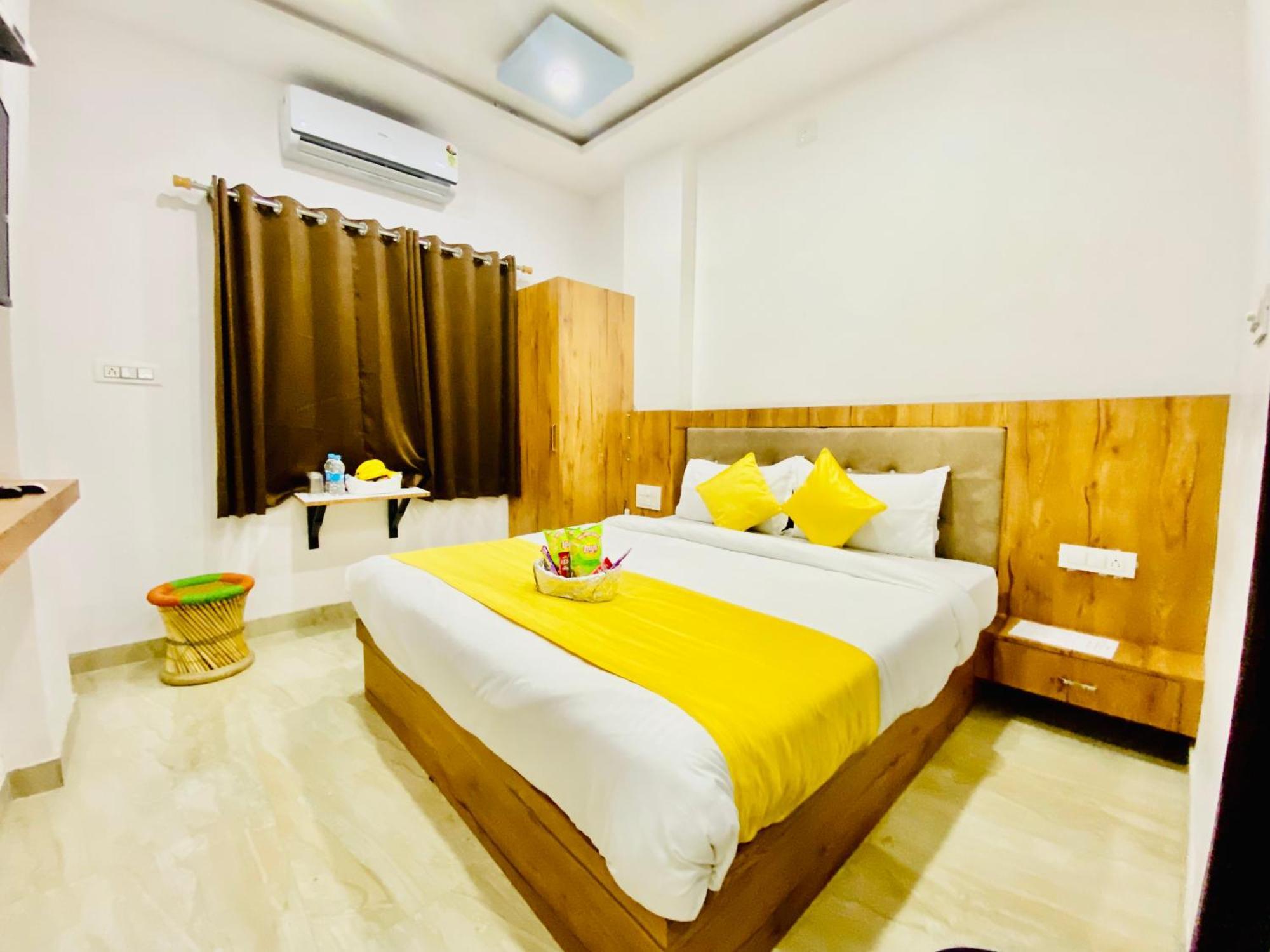 Hotel Vallabh A Lake Facing Balcony Удайпур Екстериор снимка